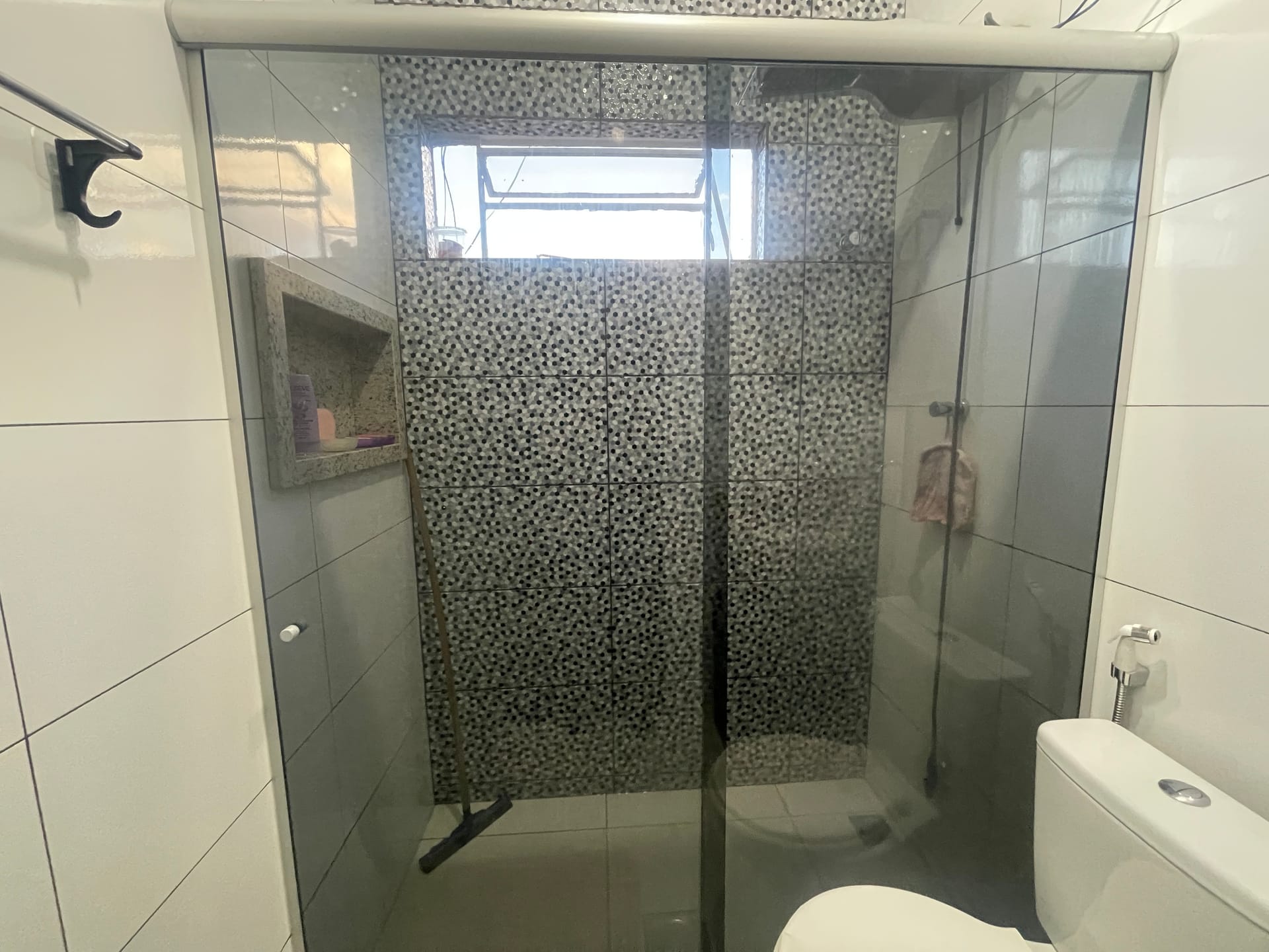 Casa com 2 moradias à venda com 5 quartos e 10 vagas no Bairro Califórnia em Belo Horizonte/MG – Próximo à Arena MRV