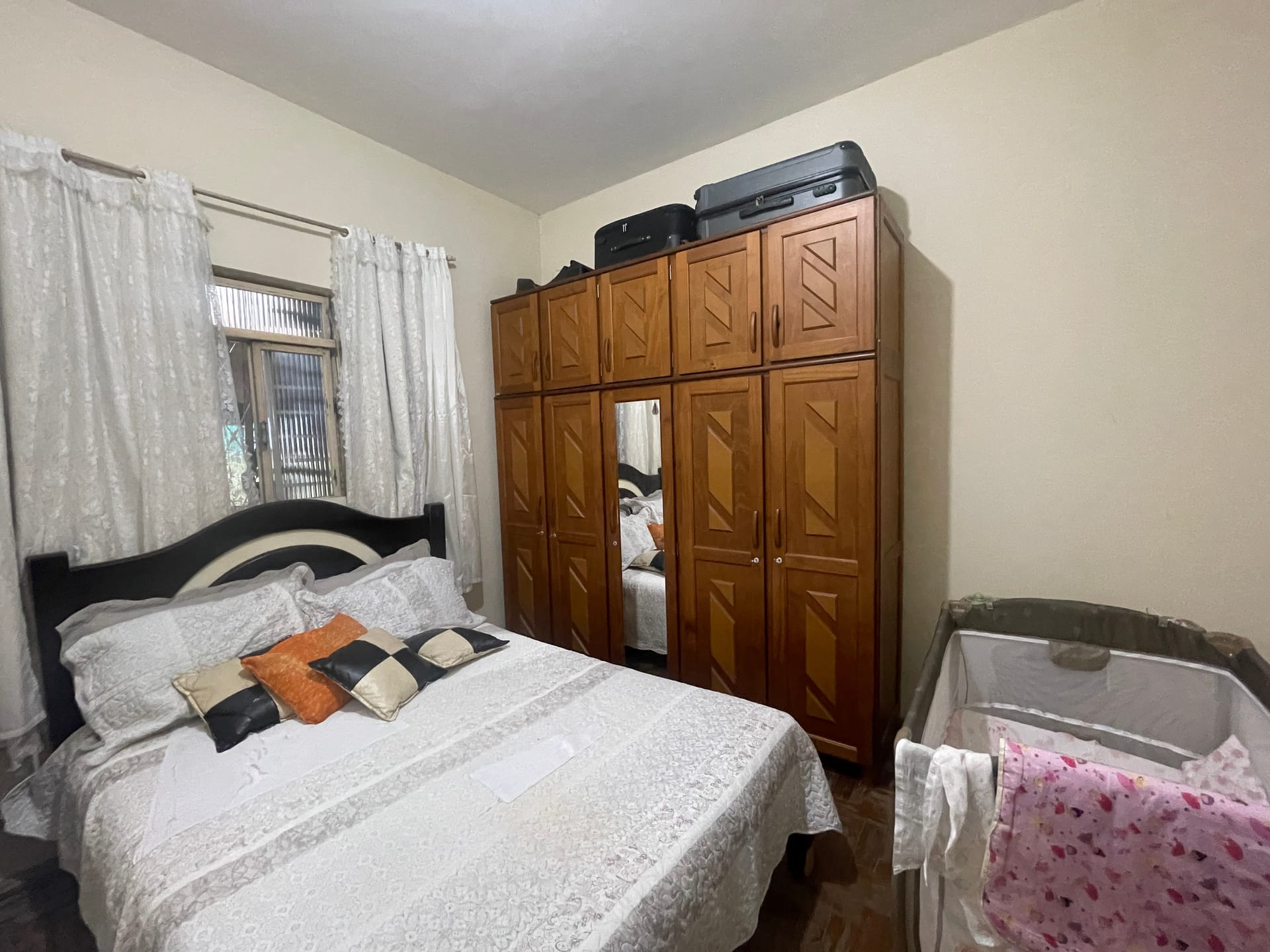 Casa com 2 moradias à venda com 5 quartos e 10 vagas no Bairro Califórnia em Belo Horizonte/MG – Próximo à Arena MRV
