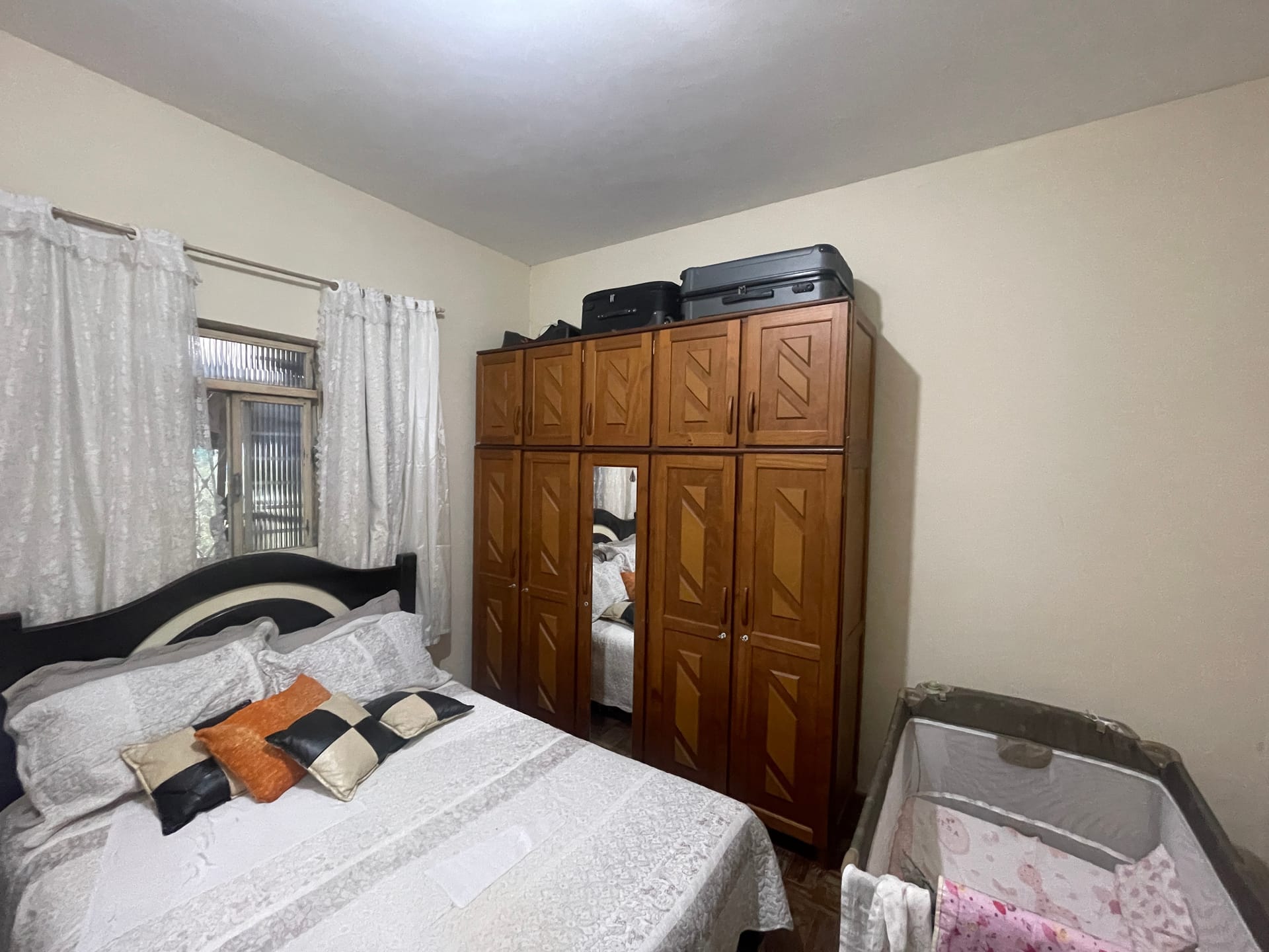 Casa com 2 moradias à venda com 5 quartos e 10 vagas no Bairro Califórnia em Belo Horizonte/MG – Próximo à Arena MRV