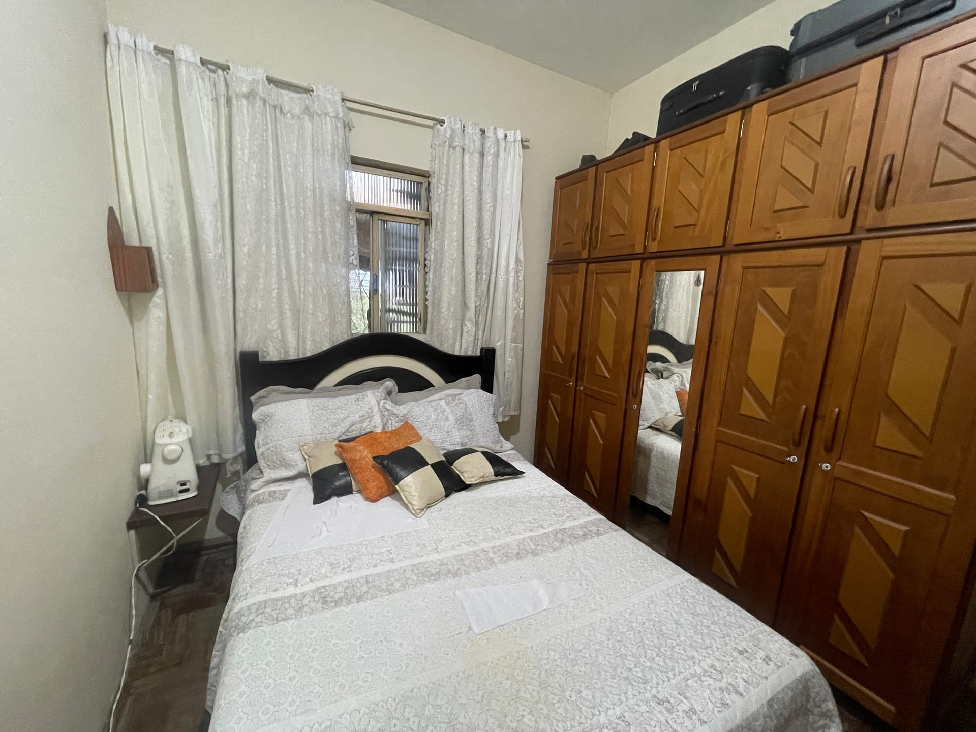 Casa com 2 moradias à venda com 5 quartos e 10 vagas no Bairro Califórnia em Belo Horizonte/MG – Próximo à Arena MRV
