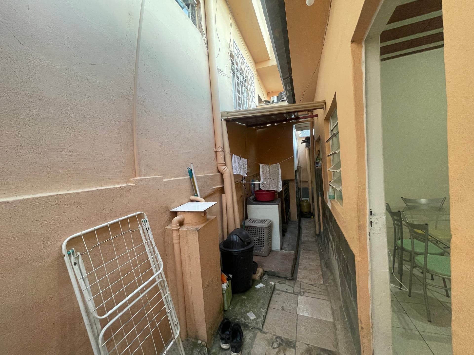 Casa com 2 moradias à venda com 5 quartos e 10 vagas no Bairro Califórnia em Belo Horizonte/MG – Próximo à Arena MRV