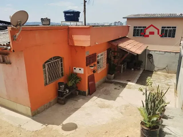 Casa com 360m² 3 quartos e 1 banheiro, à venda, no bairro Califórnia em Belo Horizonte