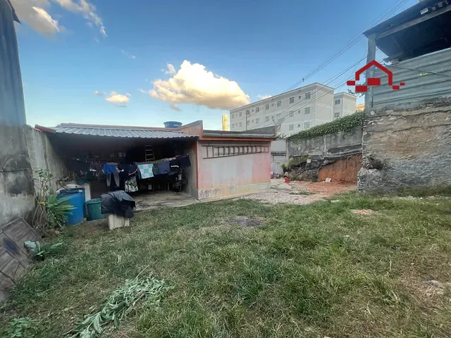 Casa com 360m² 3 quartos e 1 banheiro, à venda, no bairro Califórnia em Belo Horizonte