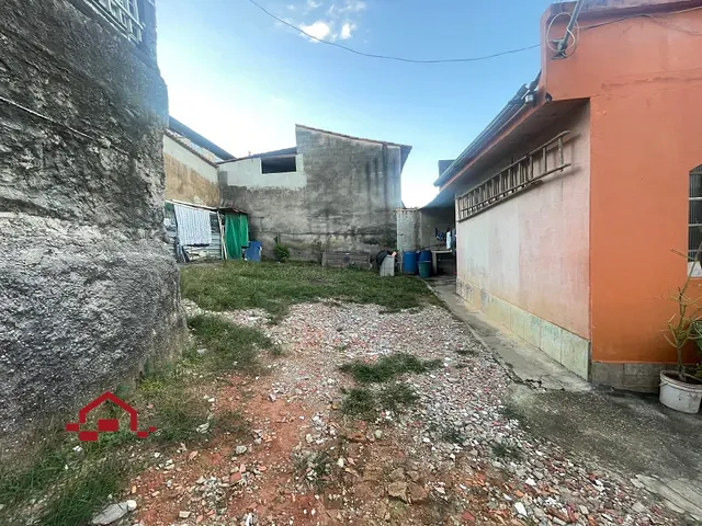 Casa com 360m² 3 quartos e 1 banheiro, à venda, no bairro Califórnia em Belo Horizonte
