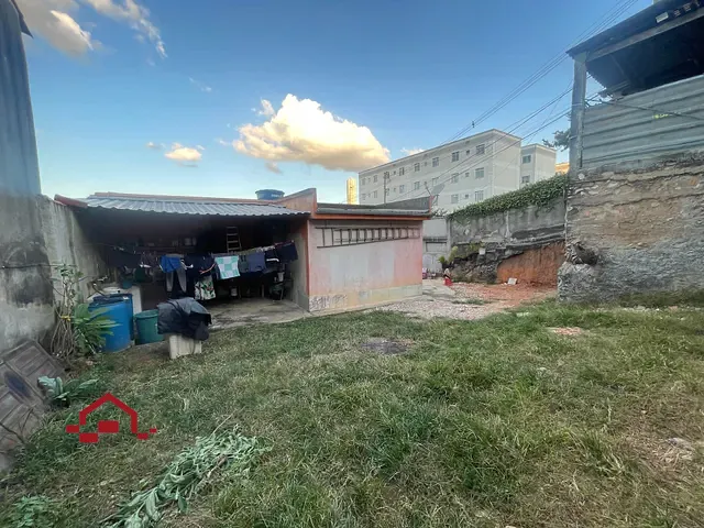 Casa com 360m² 3 quartos e 1 banheiro, à venda, no bairro Califórnia em Belo Horizonte