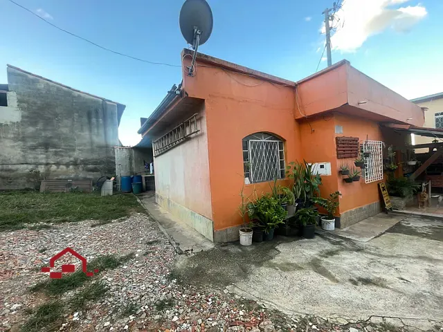 Casa com 360m² 3 quartos e 1 banheiro, à venda, no bairro Califórnia em Belo Horizonte