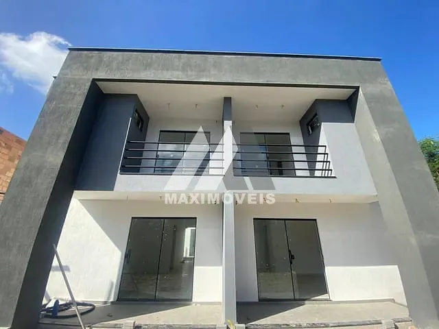 Casa 3 quartos e 3 banheiros, à venda, no bairro Olhos d'água em Porto Seguro