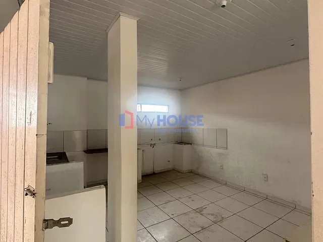 Casa à venda ou para alugar, no bairro Pontal em Ilhéus