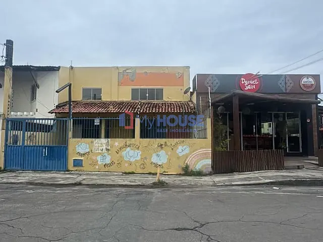 Casa à venda ou para alugar, no bairro Pontal em Ilhéus