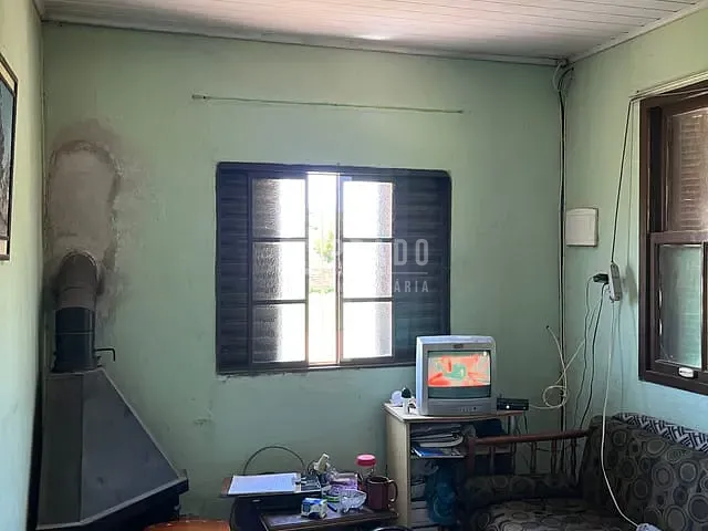 Casa com 300m² 2 quartos e 2 banheiros, à venda, no bairro Laranjal em Pelotas