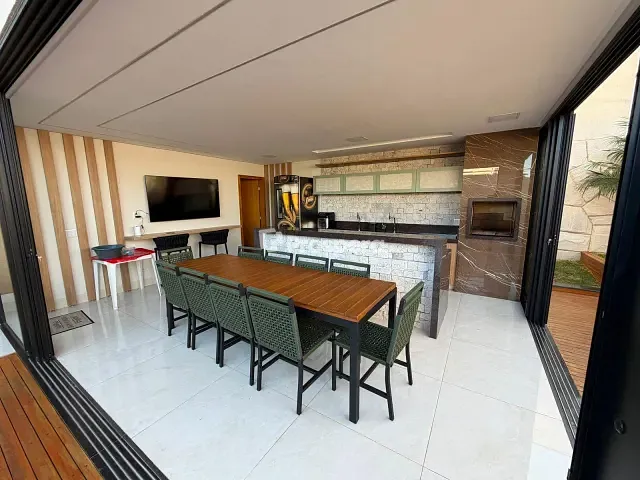 Casa com 360m² 3 quartos e 5 banheiros, à venda, no bairro Condomínio Terras Alpha Anápolis em Anápolis