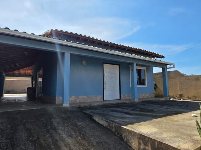 Casa 2 quartos e 1 banheiro, para alugar, no bairro Loteamento Extensão do Serramar em Rio das Ostras
