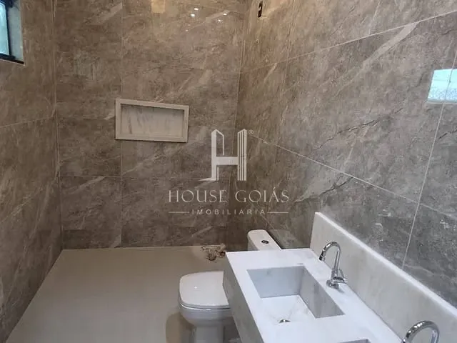 Casa com 210m² 3 quartos e 4 banheiros, à venda, no bairro Jardim Atlântico em Goiânia