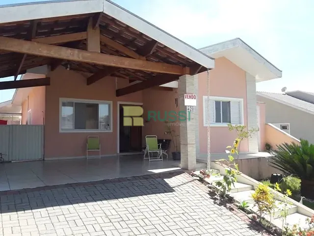 Casa com 360m² 3 quartos e 2 banheiros, à venda, no bairro Condomínio Residencial Mantiqueira em São José dos Campos