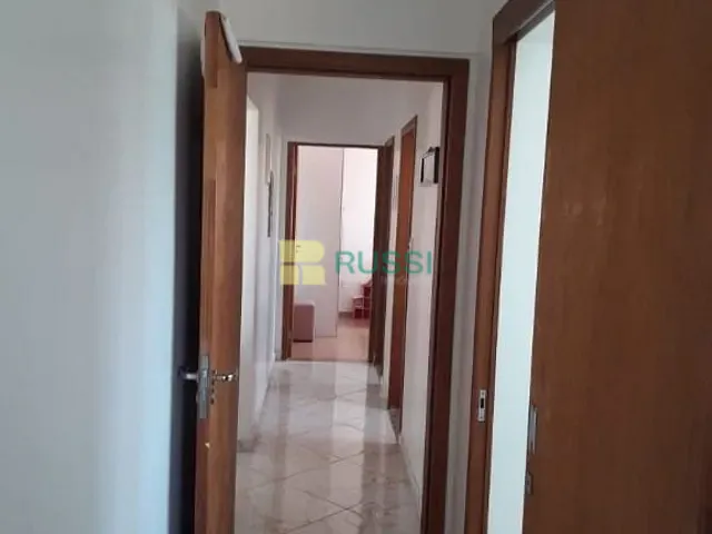 Casa com 360m² 3 quartos e 2 banheiros, à venda, no bairro Condomínio Residencial Mantiqueira em São José dos Campos