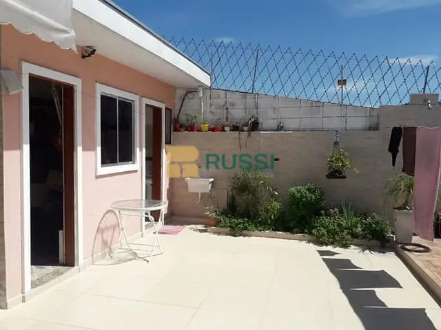 Casa com 360m² 3 quartos e 2 banheiros, à venda, no bairro Condomínio Residencial Mantiqueira em São José dos Campos