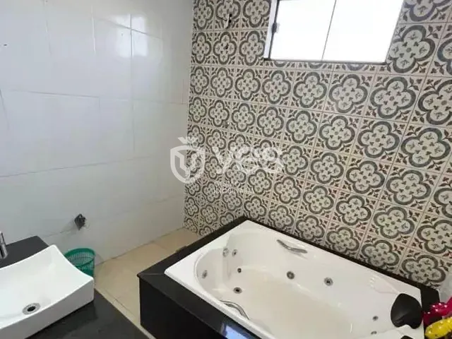 Casa 5 quartos e 5 banheiros, à venda, no bairro Vila Santa Terezinha em Araxá