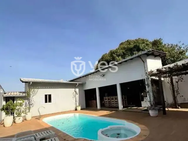 Casa 5 quartos e 5 banheiros, à venda, no bairro Vila Santa Terezinha em Araxá