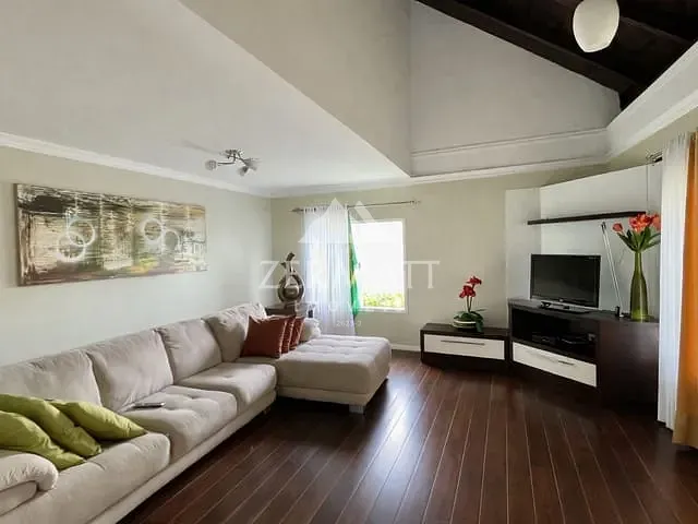 Casa 3 quartos e 3 banheiros, para alugar, no bairro Água Verde em Blumenau
