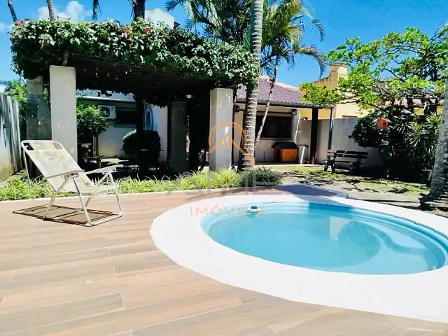 Casa com 480m² 1 quarto e 2 banheiros, à venda, no bairro Laranjal em Pelotas