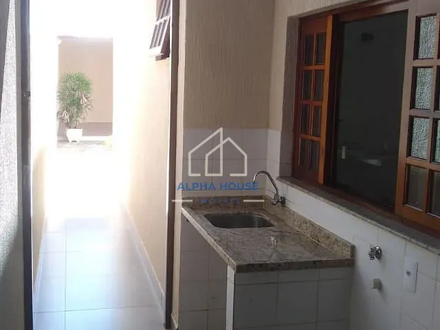 Casa com 300m² 3 quartos e 1 banheiro, à venda, no bairro São Benedito em Pindamonhangaba