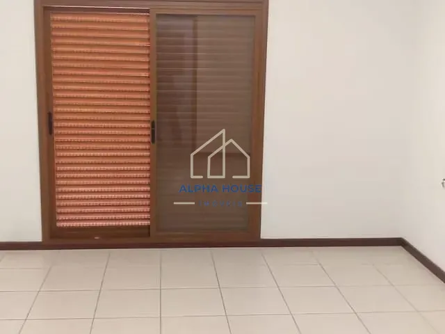 Casa com 300m² 3 quartos e 1 banheiro, à venda, no bairro São Benedito em Pindamonhangaba