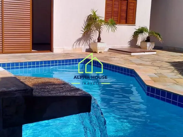 Casa com 300m² 3 quartos e 1 banheiro, à venda, no bairro São Benedito em Pindamonhangaba