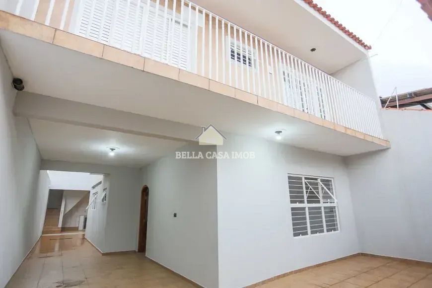 Casa, 4 quartos, 169 m² - Foto 1