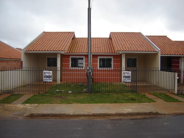 Casa com 153m² 2 quartos e 1 banheiro, à venda, no bairro Cará-cará em Ponta Grossa