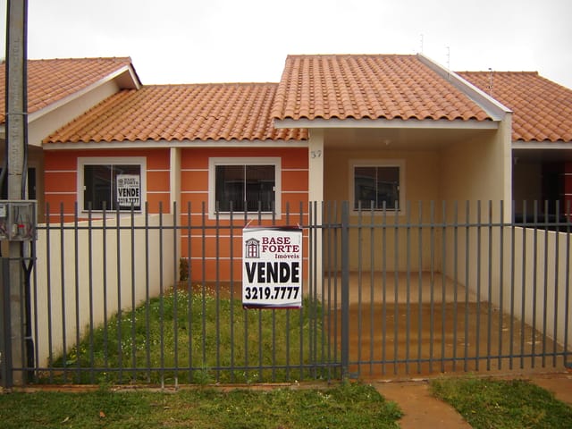 Casa com 153m² 2 quartos e 1 banheiro, à venda, no bairro Cará-cará em Ponta Grossa