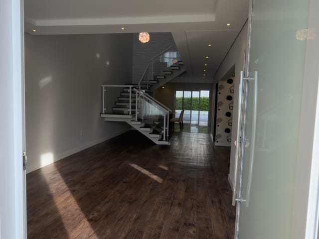 Casa 3 quartos e 4 banheiros, para alugar, no bairro Cidade Parquelandia em Mogi das Cruzes