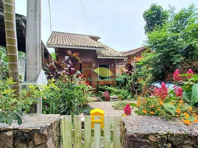 Casa com 240m² 2 quartos e 1 banheiro, à venda, no bairro Pântano do Sul em Florianópolis