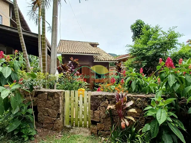 Casa com 240m² 2 quartos e 1 banheiro, à venda, no bairro Pântano do Sul em Florianópolis