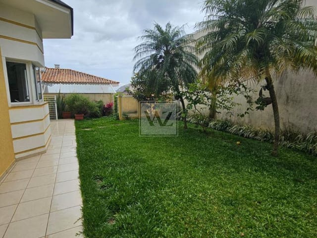 Casa com 465m² 4 quartos e 4 banheiros, à venda, no bairro Chapada em Ponta Grossa