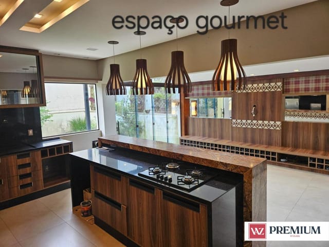 Casa com 465m² 4 quartos e 4 banheiros, à venda, no bairro Chapada em Ponta Grossa