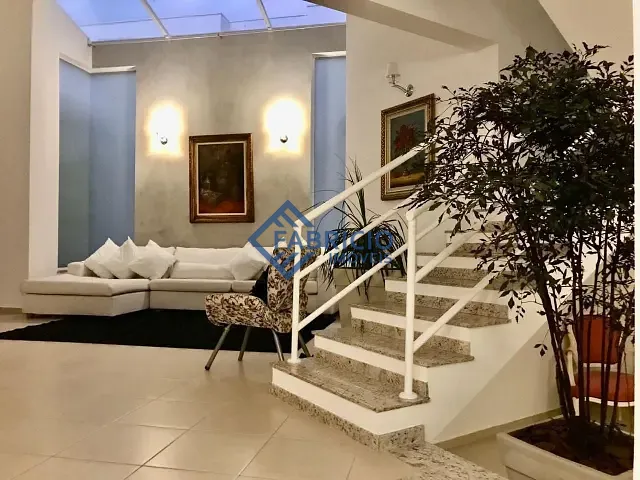 Casa com 800m² 3 quartos e 3 banheiros, à venda ou para alugar, no bairro Cachoeira em Vinhedo