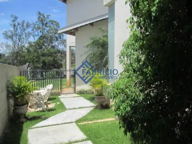 Casa com 800m² 3 quartos e 3 banheiros, à venda ou para alugar, no bairro Cachoeira em Vinhedo