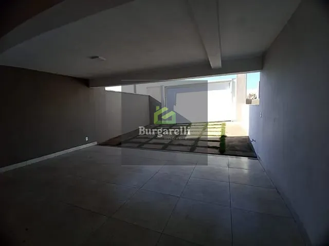 Casa 3 quartos e 3 banheiros, para alugar, no bairro Residencial Sant'ana I em Lavras