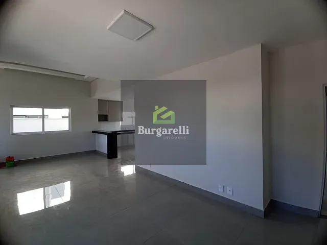 Casa 3 quartos e 3 banheiros, para alugar, no bairro Residencial Sant'ana I em Lavras