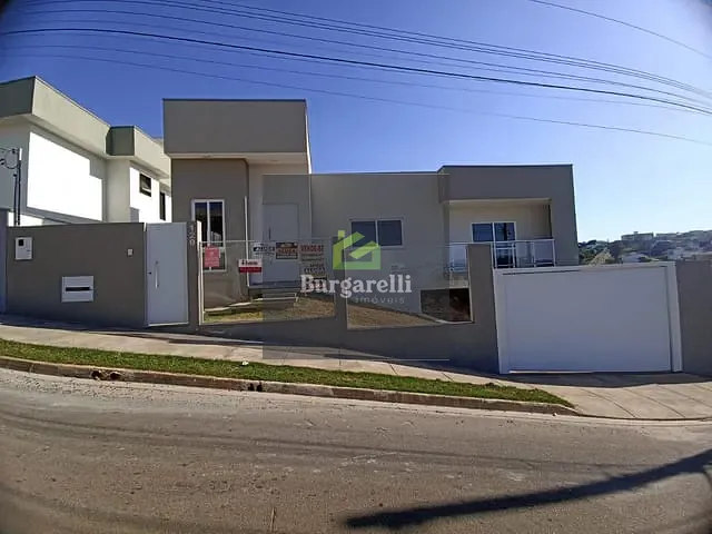 Casa 3 quartos e 3 banheiros, para alugar, no bairro Residencial Sant'ana I em Lavras