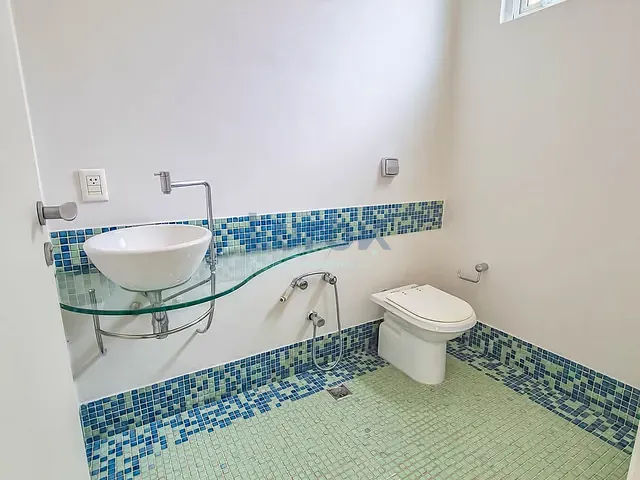 Casa com 375m² 3 quartos e 5 banheiros, à venda ou para alugar, no bairro Jardim Recanto em Valinhos