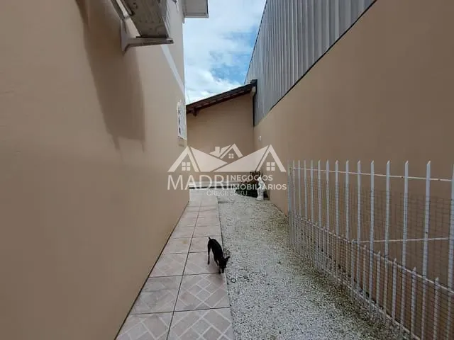 Casa com 420m² 3 quartos e 1 banheiro, à venda, no bairro Passa Vinte em Palhoça