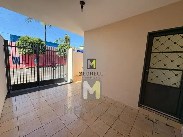 Casa com 200m² 2 quartos e 1 banheiro, para alugar, no bairro Centro em Serrana