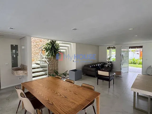 Casa com 480m² 4 quartos e 6 banheiros, à venda ou para alugar, no bairro Nossa Senhora da Vitória em Ilhéus