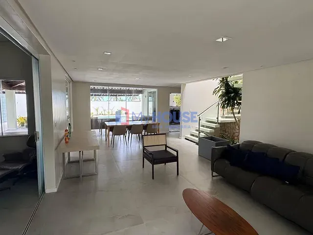 Casa com 480m² 4 quartos e 6 banheiros, à venda ou para alugar, no bairro Nossa Senhora da Vitória em Ilhéus
