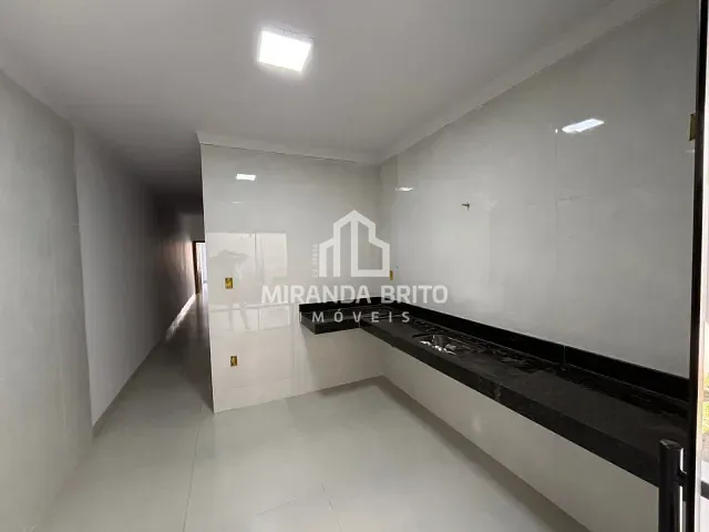 Casa 3 quartos e 2 banheiros, à venda, no bairro Jardim Veneza em Aparecida de Goiânia