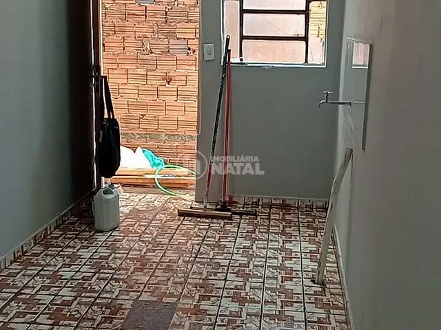 Casa com 60m² 1 quarto e 1 banheiro, à venda, no bairro Conjunto Habitacional Saltinho em Londrina