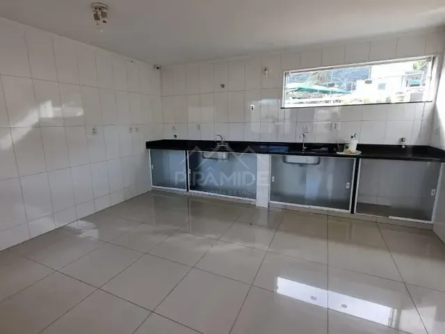Casa com 437m² 3 quartos e 2 banheiros, para alugar, no bairro Jardim dos Estados em Poços de Caldas