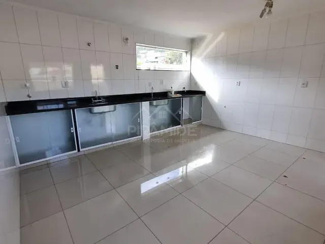 Casa com 437m² 3 quartos e 2 banheiros, para alugar, no bairro Jardim dos Estados em Poços de Caldas