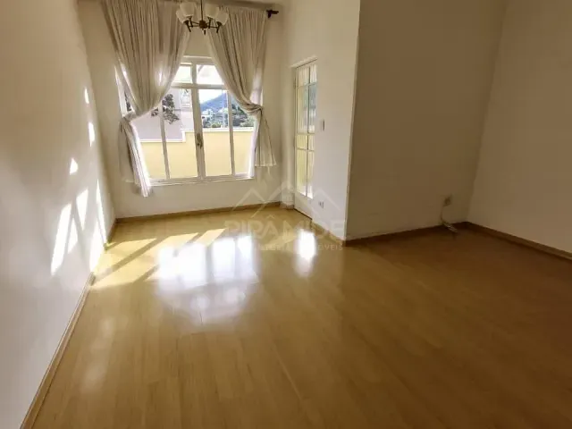 Casa com 437m² 3 quartos e 2 banheiros, para alugar, no bairro Jardim dos Estados em Poços de Caldas